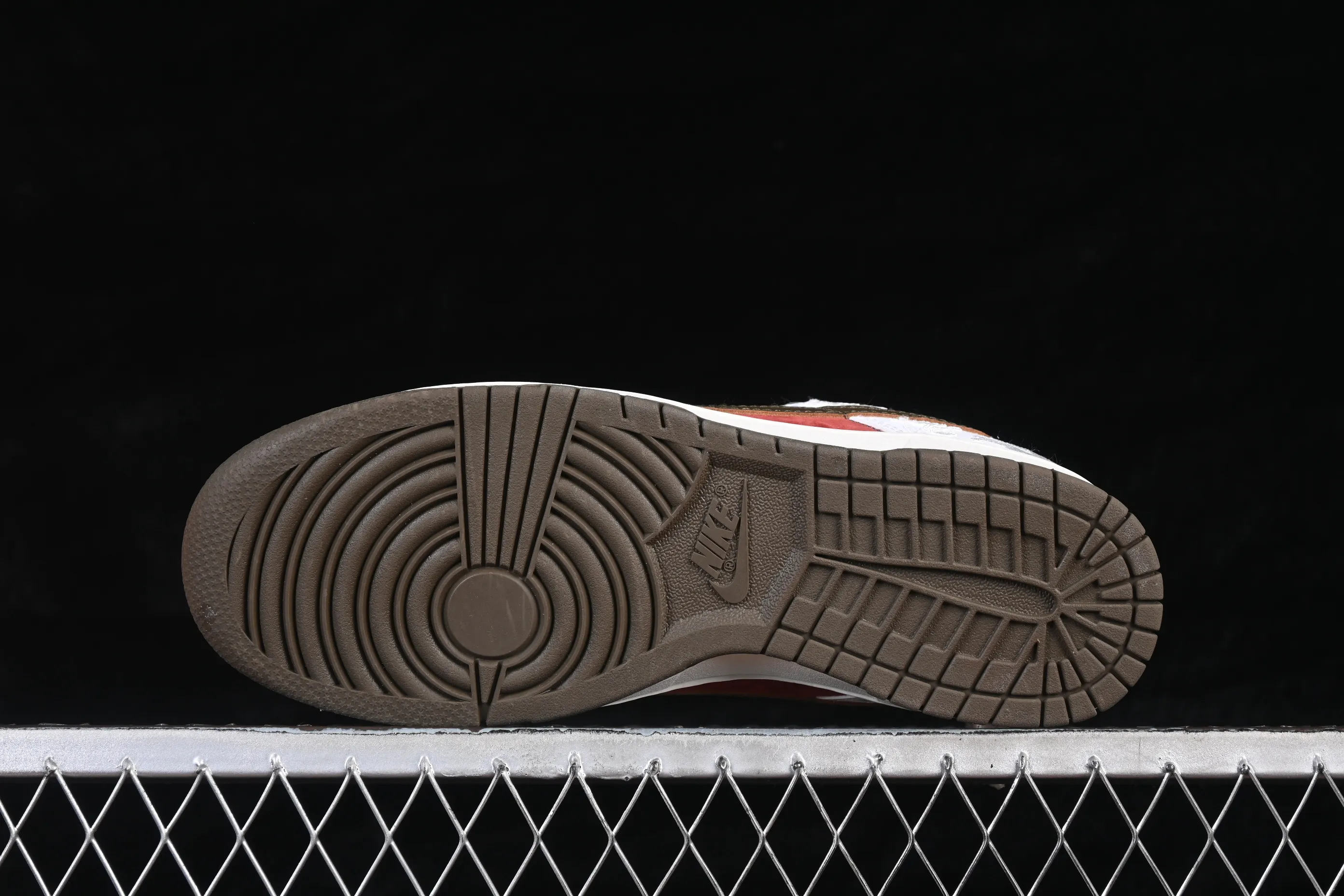 All categories Nk SB Dunk series Nk SB Dunk Low low-top sneakers Nike SB Dunk Low Year of the Horse limited low-top casual sneakers IQ1118-220